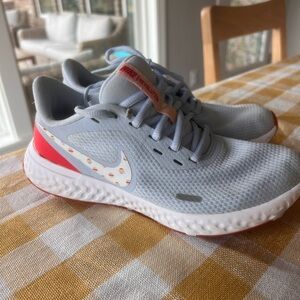 Nike Revolution 5 Running Shoes